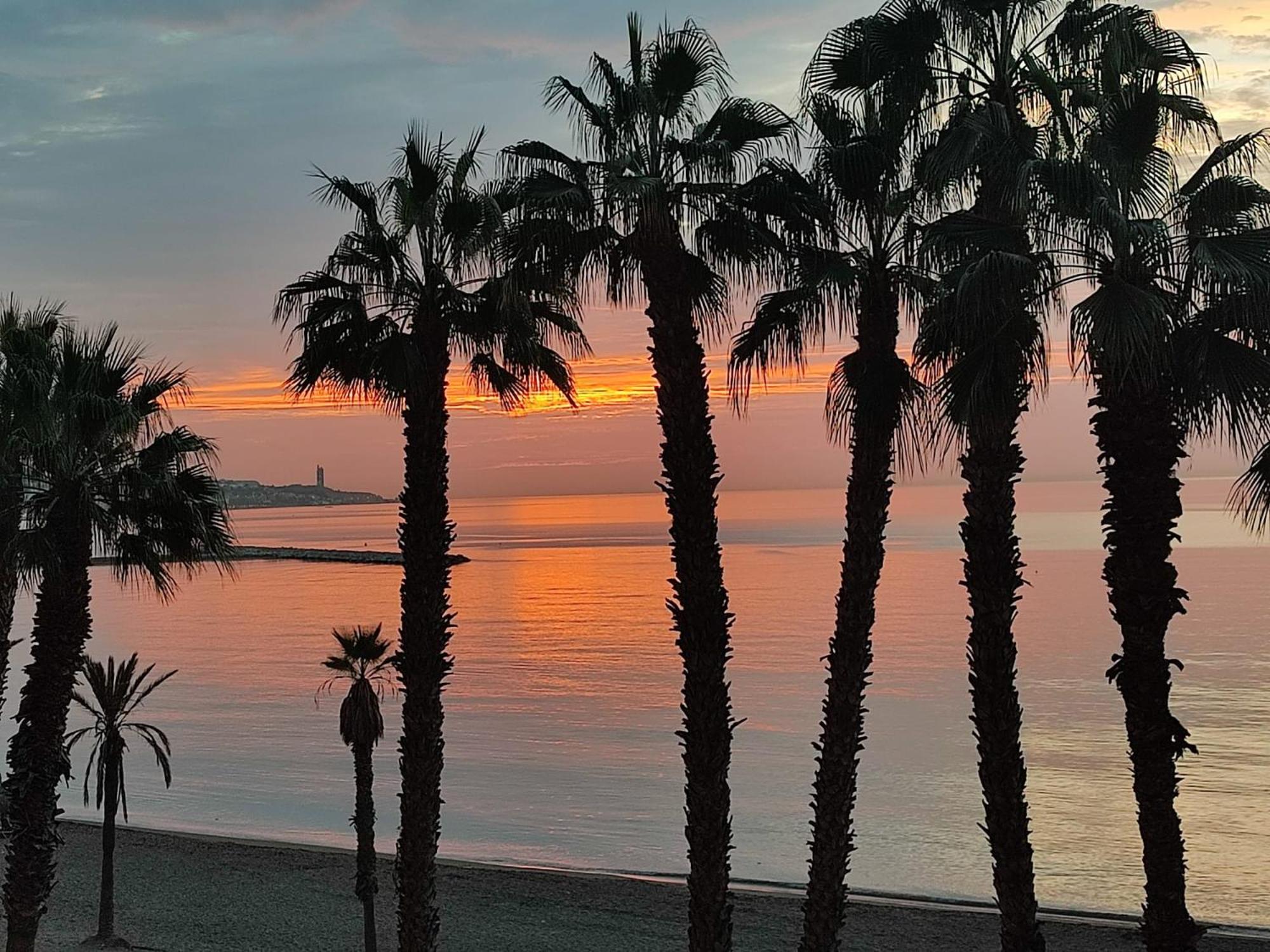 Apartamento A 2 Minutos De La Playa マラガ エクステリア 写真